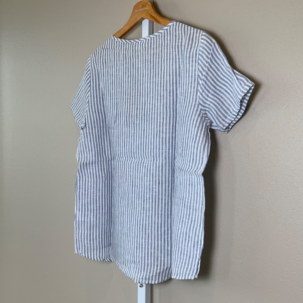Christian Siriano Striped Short Sleeve Linen Top - Picture 16 of 16